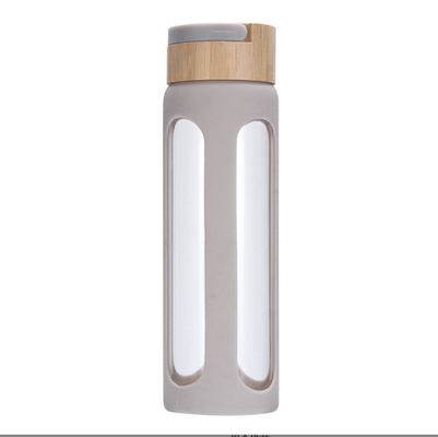 Buy Personalised 550/750ml High Borosilicate Glass Water Bottle Custom Glass Drinking Bottle With Silicone Sleeve And Bamboo Lid Easy To Clean And Maintain online manufacture